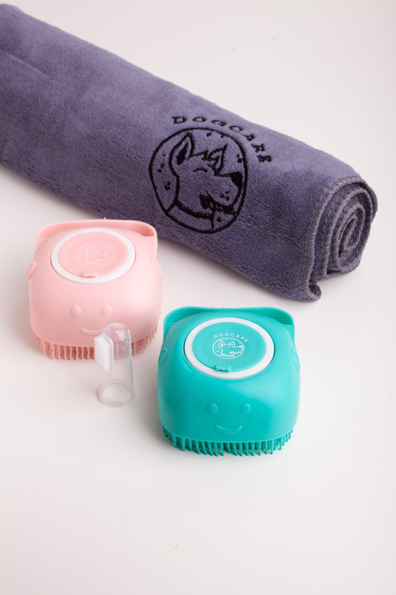 DogCare® Bath Kit (2 Βουρτσάκια Σιλικόνης Μπλε και Ροζ, Πετσέτα + Οδοντόβουρτσα)